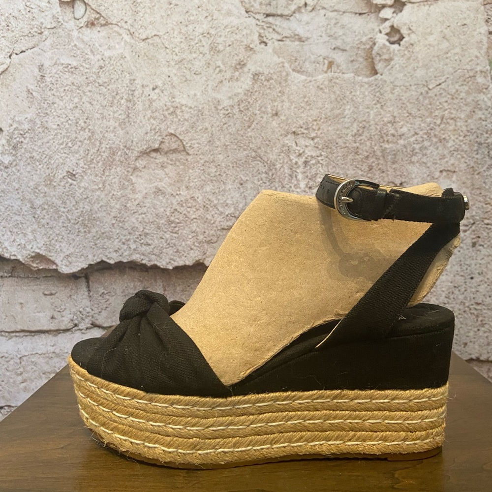 Michael Kors Black and Tan Platform Sandals